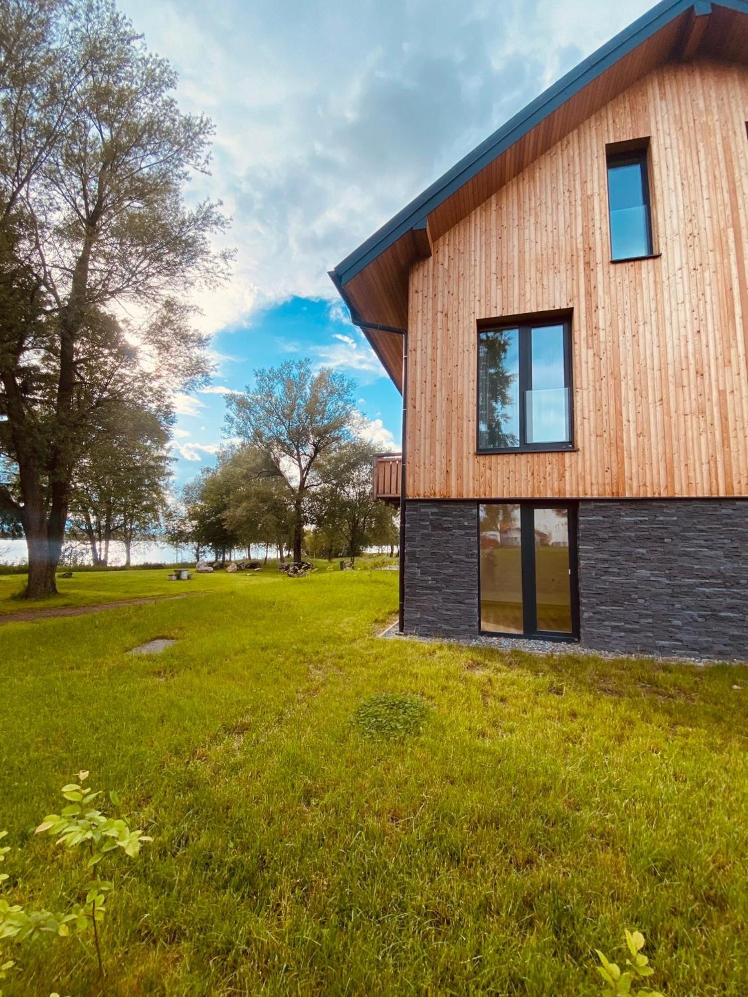 Na Brehu Lipna Apartment *